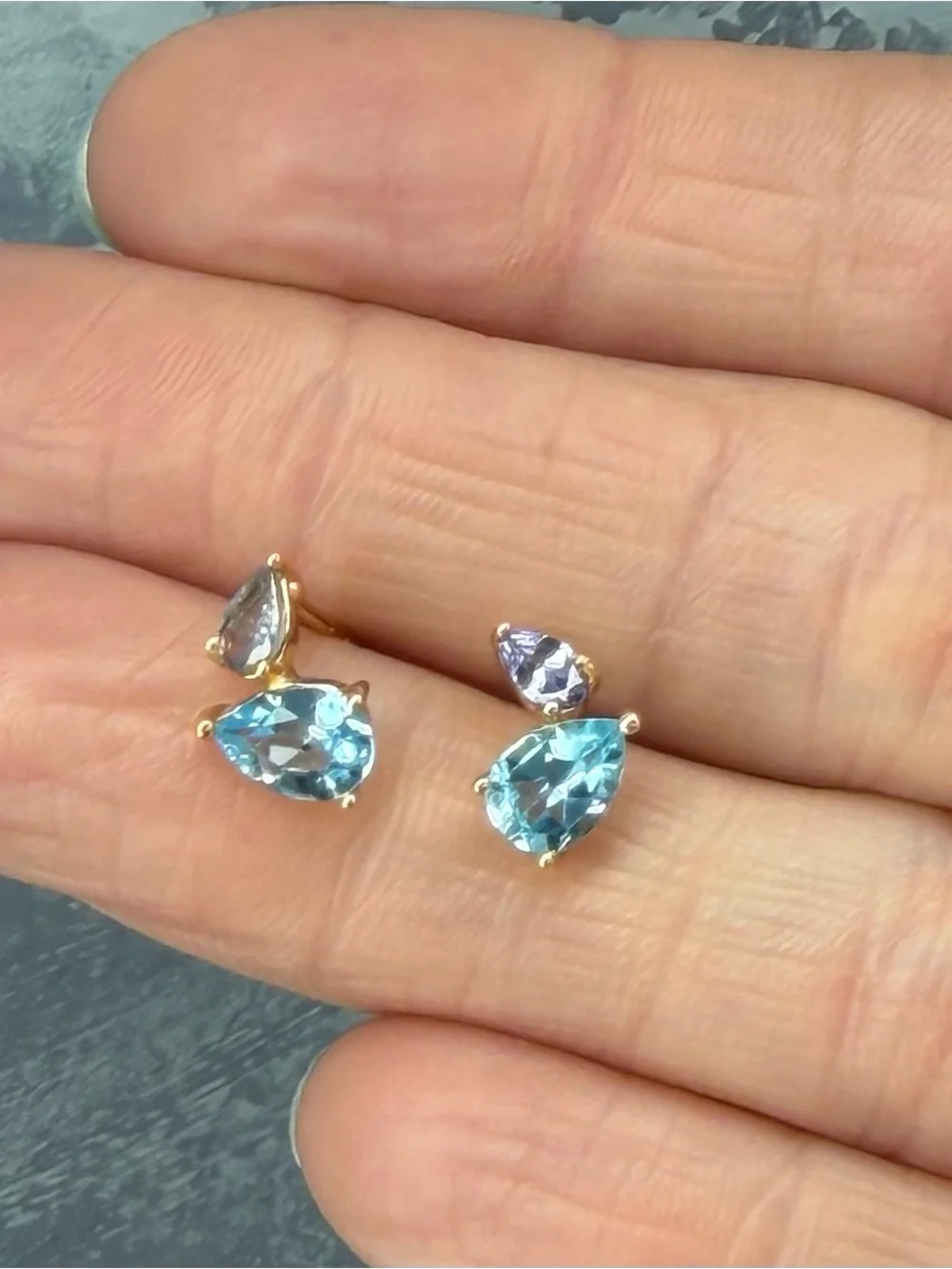 Stunning Natural Sky Blue Topaz and Tanzanite Stud Earrings 14K Yellow Gold